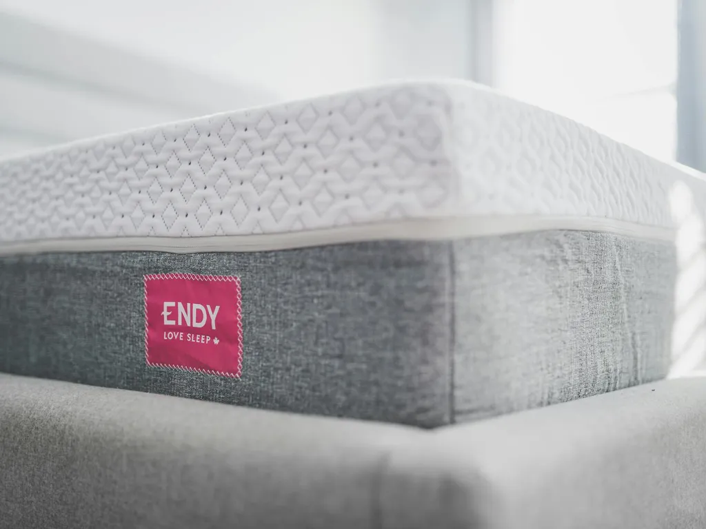 Lit coffre à lattes ou à planche : lequel choisir pour le confort, la ventilation et un rangement durable ?